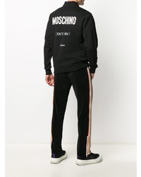 schwarzer Pullover mit einem Reißverschluß von Moschino