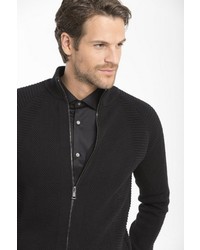 schwarzer Pullover mit einem Reißverschluß von Lufian