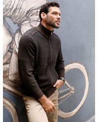 schwarzer Pullover mit einem Reißverschluß von MEN PLUS BY HAPPY SIZE