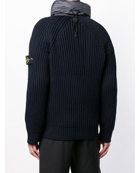 schwarzer Pullover mit einem Reißverschluß von Stone Island