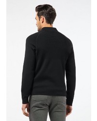 schwarzer Pullover mit einem Reißverschluß von Pierre Cardin