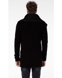 schwarzer Pullover mit einem Reißverschluß von Redbridge