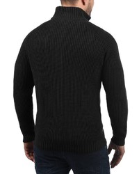 schwarzer Pullover mit einem Reißverschluß von Solid