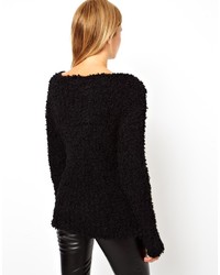 schwarzer Pullover mit einem Rundhalsausschnitt aus Bouclé von Asos