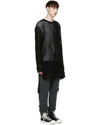 schwarzer Pullover mit einem Rundhalsausschnitt aus Netzstoff von Miharayasuhiro