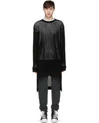 schwarzer Pullover mit einem Rundhalsausschnitt aus Netzstoff von Miharayasuhiro
