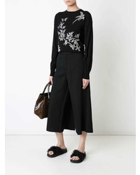schwarzer Pullover mit einem Rundhalsausschnitt mit Blumenmuster von MS MIN