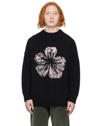 schwarzer Pullover mit einem Rundhalsausschnitt mit Blumenmuster von Hope