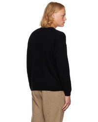 schwarzer Pullover mit einem Rundhalsausschnitt von Auralee