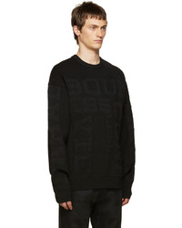 schwarzer Pullover mit einem Rundhalsausschnitt von Juun.J