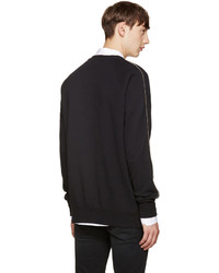 schwarzer Pullover mit einem Rundhalsausschnitt von BLK DNM