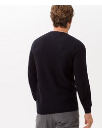 schwarzer Pullover mit einem Rundhalsausschnitt von Brax