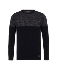 schwarzer Pullover mit einem Rundhalsausschnitt von Cipo & Baxx