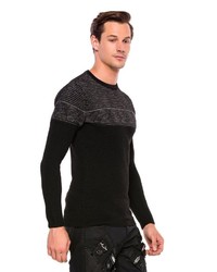 schwarzer Pullover mit einem Rundhalsausschnitt von Cipo & Baxx