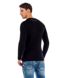 schwarzer Pullover mit einem Rundhalsausschnitt von Cipo & Baxx