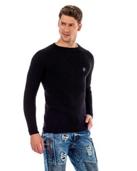 schwarzer Pullover mit einem Rundhalsausschnitt von Cipo & Baxx