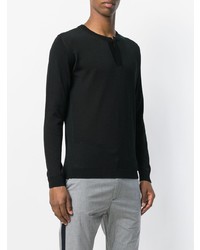 schwarzer Pullover mit einem Rundhalsausschnitt von Nuur