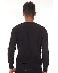 schwarzer Pullover mit einem Rundhalsausschnitt von FIOCEO