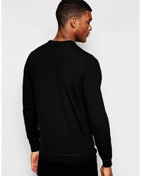 schwarzer Pullover mit einem Rundhalsausschnitt von Hugo Boss