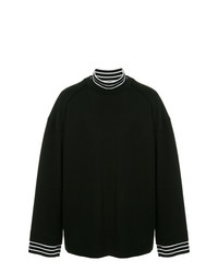 schwarzer Pullover mit einem Rundhalsausschnitt von Juun.J