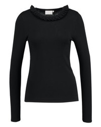 schwarzer Pullover mit einem Rundhalsausschnitt von Kaffe