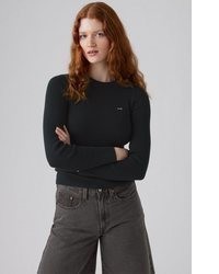 schwarzer Pullover mit einem Rundhalsausschnitt von Levi's