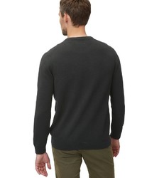 schwarzer Pullover mit einem Rundhalsausschnitt von Marc O'Polo