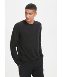 schwarzer Pullover mit einem Rundhalsausschnitt von Matinique