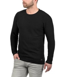 schwarzer Pullover mit einem Rundhalsausschnitt von Produkt