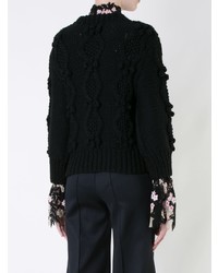 schwarzer Pullover mit einem Rundhalsausschnitt von Macgraw