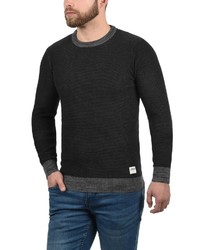 schwarzer Pullover mit einem Rundhalsausschnitt von Solid