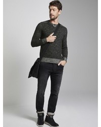 schwarzer Pullover mit einem Rundhalsausschnitt von Tom Tailor