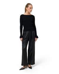 schwarzer Pullover mit einem Rundhalsausschnitt von Zero