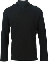 schwarzer Pullover mit einem Schalkragen von Stephan Schneider