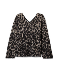 schwarzer Pullover mit einem V-Ausschnitt mit Leopardenmuster
