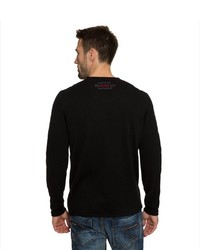 schwarzer Pullover mit einem V-Ausschnitt von Camp David