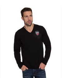 schwarzer Pullover mit einem V-Ausschnitt von Camp David