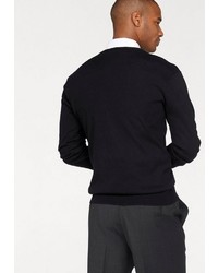 schwarzer Pullover mit einem V-Ausschnitt von CLASS INTERNATIONAL