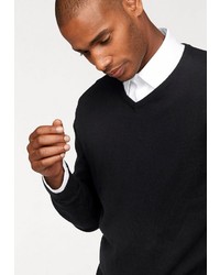 schwarzer Pullover mit einem V-Ausschnitt von CLASS INTERNATIONAL