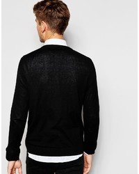 schwarzer Pullover mit einem V-Ausschnitt von Esprit