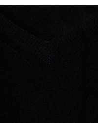 schwarzer Pullover mit einem V-Ausschnitt von Falke