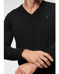 schwarzer Pullover mit einem V-Ausschnitt von Gant