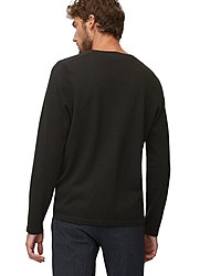schwarzer Pullover mit einem V-Ausschnitt von Marc O'Polo