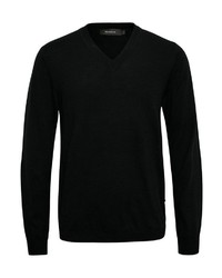 schwarzer Pullover mit einem V-Ausschnitt von Matinique