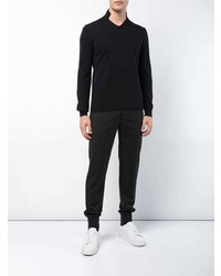 schwarzer Pullover mit einem V-Ausschnitt von Engineered For Motion