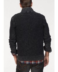 schwarzer Pullover mit einem zugeknöpften Kragen von MAN´S WORLD