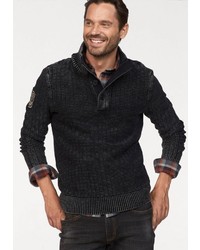 schwarzer Pullover mit einem zugeknöpften Kragen von MAN´S WORLD