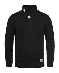 schwarzer Pullover mit einem zugeknöpften Kragen von Solid