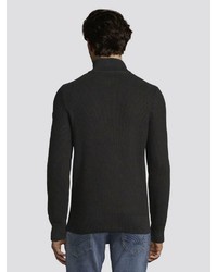 schwarzer Pullover mit einem zugeknöpften Kragen von Tom Tailor