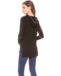 schwarzer Pullover mit einer Kapuze von Top Secret